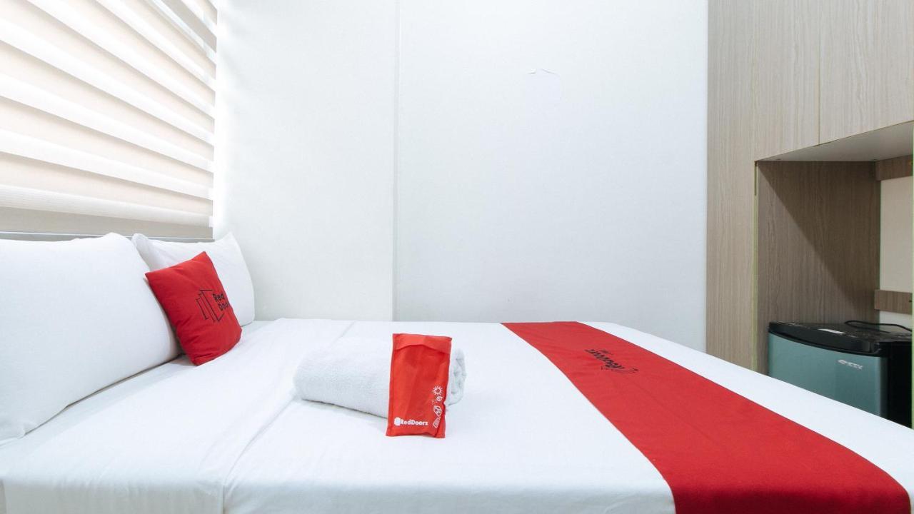 Reddoorz Plus @ Urban Deca Tower Edsa 2 Mandaluyong Dış mekan fotoğraf